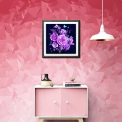 Broderie Diamant Roses Violettes -Atelier Broderie Diamant smartmockups.com fr mockup poster frame wF8DFsi4T